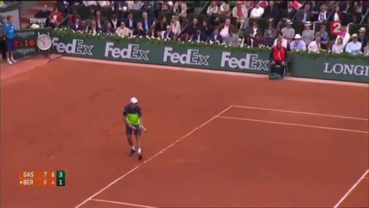 Worst joke ever :  Teddy Riner throwing a tennis ball o the court during official game!