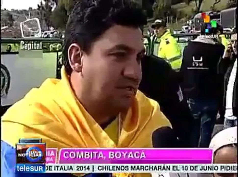 Celebran colombianos triunfo de Nairo Quintana en Giro de Italia