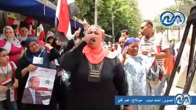 شاهد|| زغاريد ورقص السيدات علي أنغام بشرة خير أمام اللجان الانتخابية