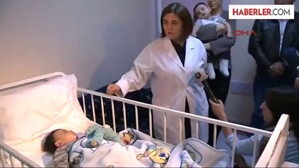 Kılıçdaroğlu, Tedavi Gören Somalı Ailelerin Çocuklarını Ziyaret Etti