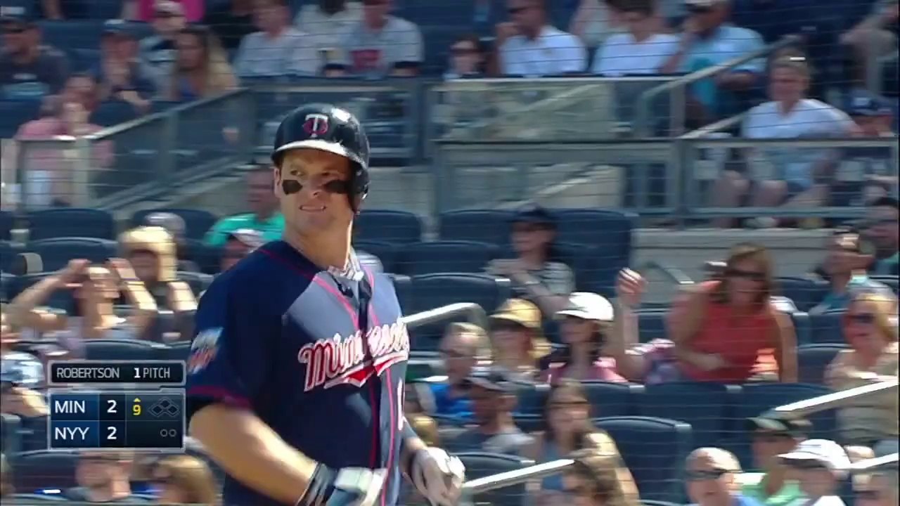 Willingham ties the game with a solo shot