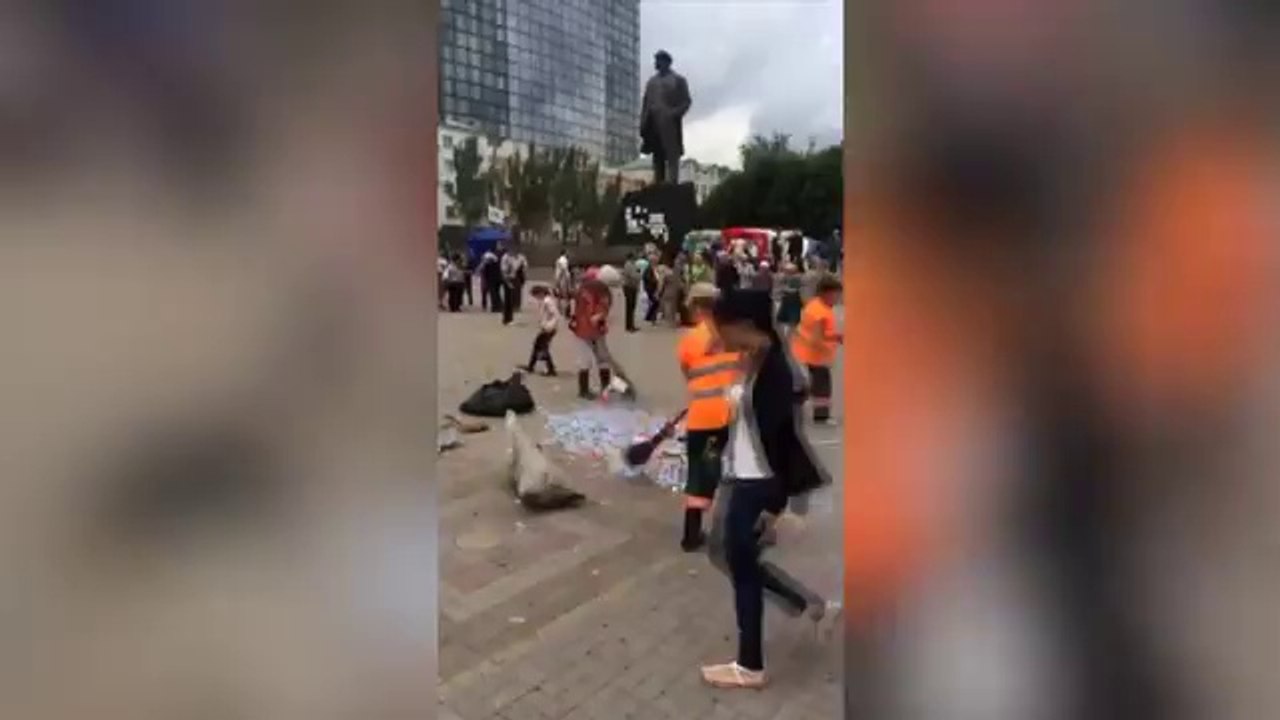 Cleanup after candy PR stunt by Ukrainian rebels backfires