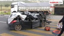 Otomobil Kamyona Çarptı 3 Ölü, 2 Yaralı