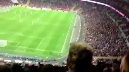 Un avion en papier qui vole bien...