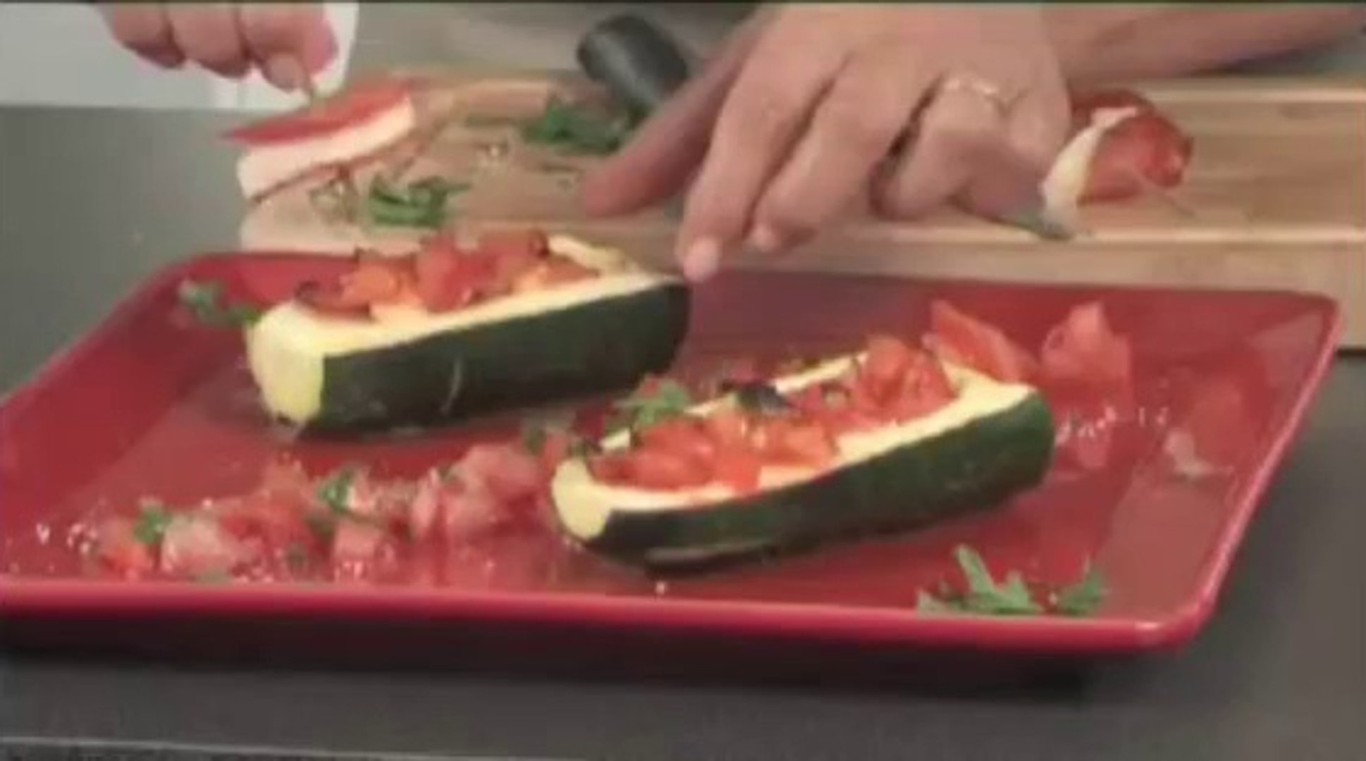 Recette De Courgettes Farcies A La Mozzarella Video Dailymotion