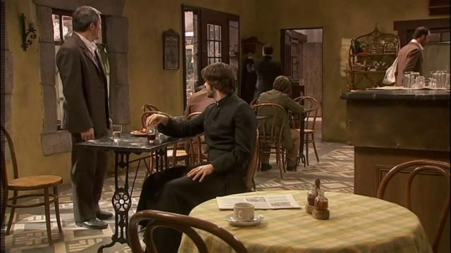 Alfonso y Emilia 502. Alfonso sospecha de Francisca