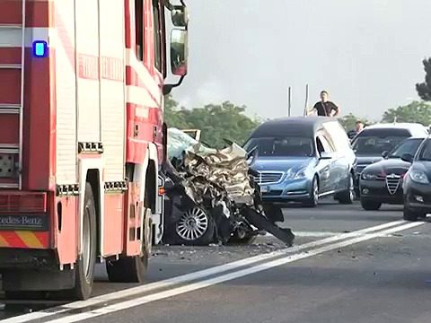 Video San Giuseppe Vesuviano (NA) - Distrutta da un incidente intera famiglia di Marigliano -4- (06.05.13)