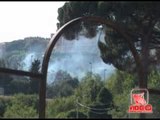 Napoli - Incendio alla pineta del Parco del Poggio, ai Colli Aminei (live 19.07.12)