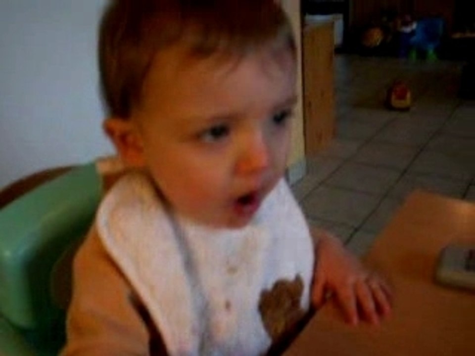 enzo au gouter!!!!!!!!