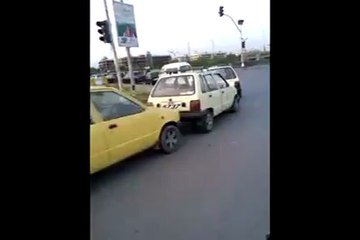 people waiting for CNG in Pakistan very long Que of vehicals.