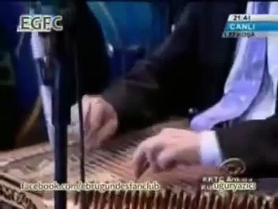 Ebru Gündeş-Seni Ben Ellerin Olsun Diye mi Sevdim-Geçmesin Günümüz