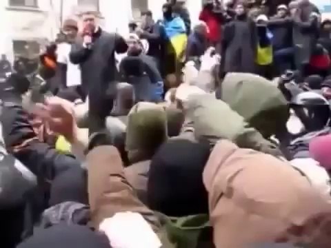 How Ukrainians love new president POROSHENKO (R)На Маидане Порошенко послали на@уи! ШОК!!! 18+