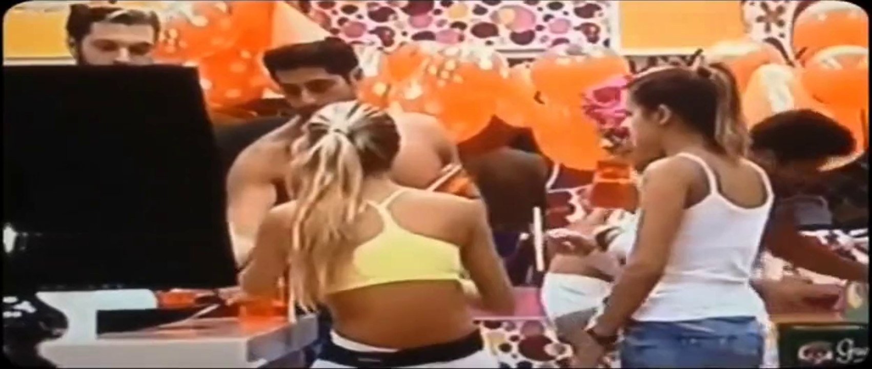 ClaNessa comemorando o niver da Clarinha no BBB