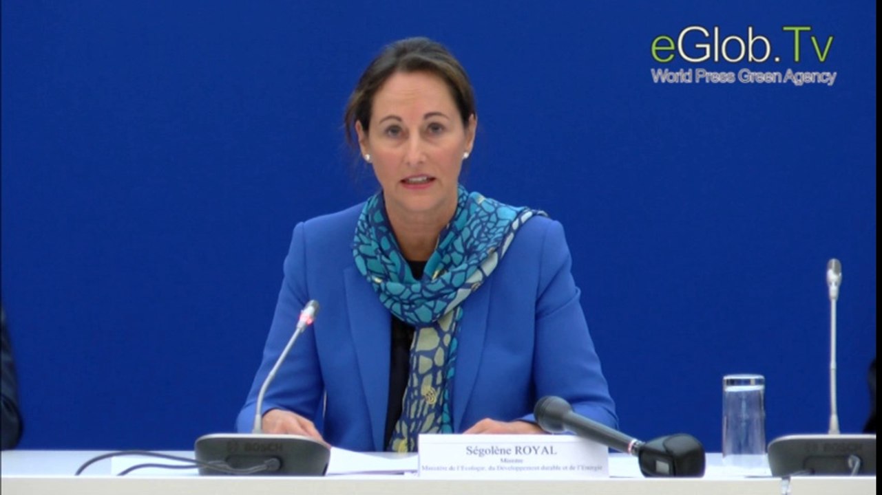 Conférence de presse de Mme. Royal pour le développement de l'Eolien en France