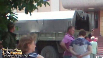 В Лисичанске устоновили Российский флаг рядом с флагом ЛНР 24 05 14