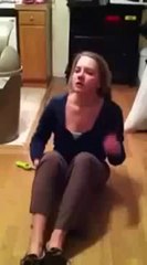 Poposundan Alev Çıkaran Kız