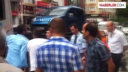 Aracı Çekilen Sürücü Öfkesini Çekiciden Çıkardı