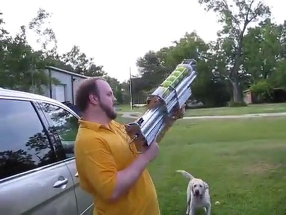 Canon à balle de tennis : nouveau jouet favoris du chien!