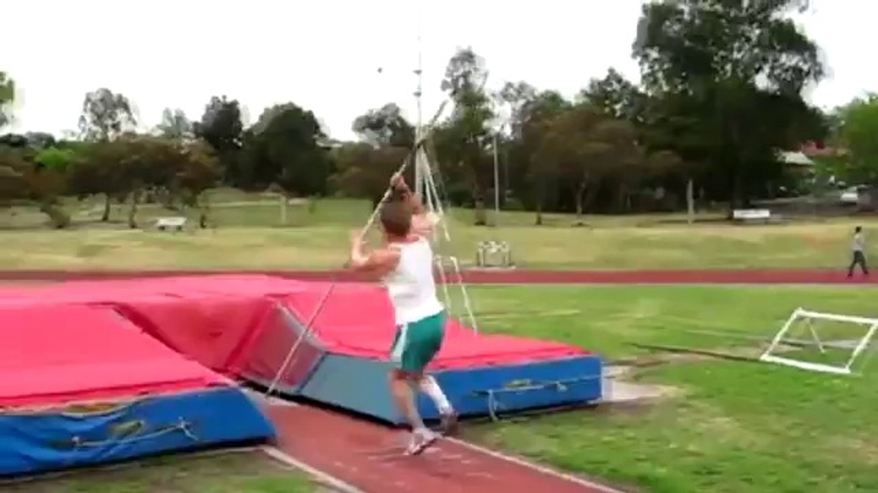 Sırıkla atlamada çığır açan sporcu