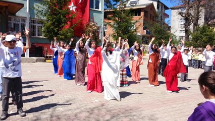 23 nisan hint dansı