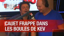 Cauet fout un coup de poing dans les boules de Kev Adams !