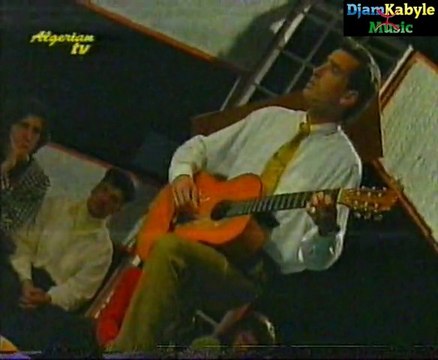 Acnay Aqvayli (Kem-ini) Kabyle moderne / clip tv (années 90)