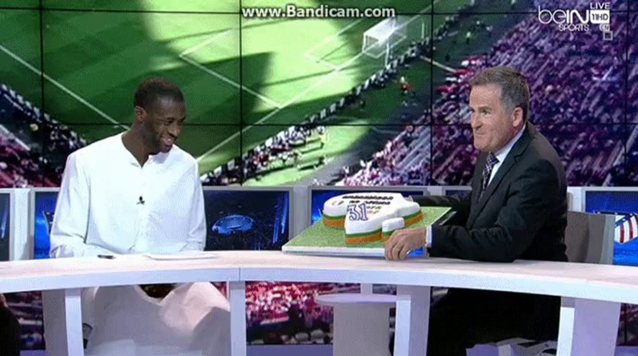 Yaya Toure sonunda doğum günü pastasına kavuştu