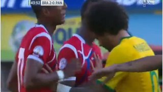 Brasil vs Panama 2-0 Dani Alves