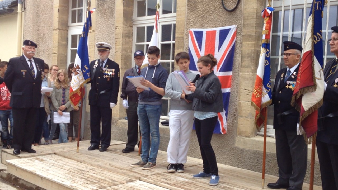 Hommage des Collégiens aux vétérans Anglais