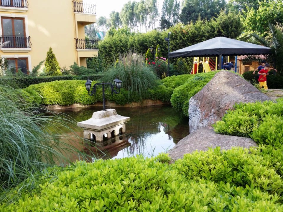 Remax Taha Kutluata'dan Üsküdar Çamlıca Sarı Konaklar Sitesi'nde 3+1 180 ve 360 m² Dubleks Daireler