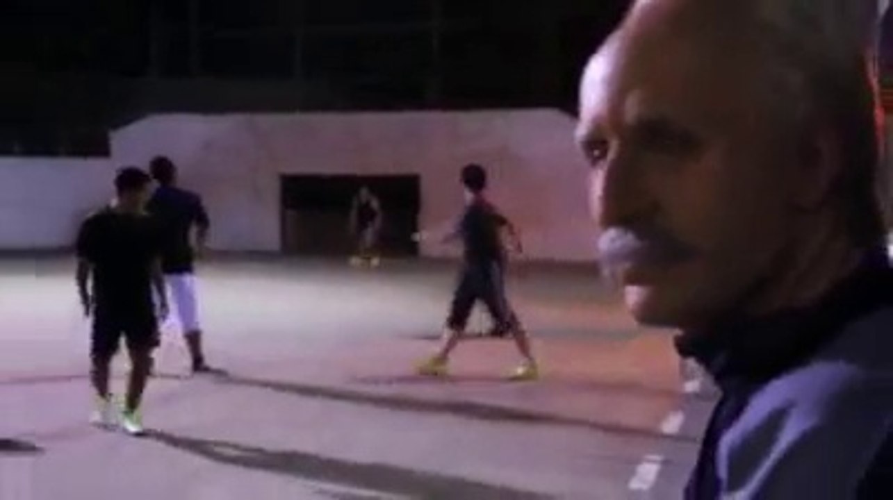Futbol Sihirbazı Sean Garnier Yaşlı Adam Kılığına Girerse..