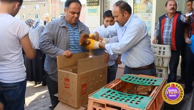 ÇİFTÇİLERE TAVUK DAĞITILDI-KARADENİZ BAYRAK