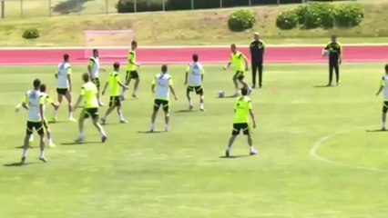 Le lob d'Azpilicueta avec l'Espagne !