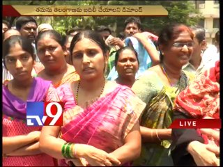 Telangana secretariat employees refuse to work for Andhra