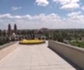 Bozkırın ortasında dinozor sesleri