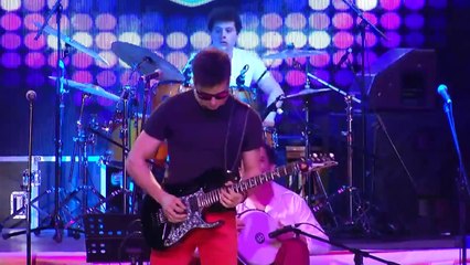 Kaan and friends playing at Vodafone FreeZone