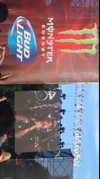 Staind Singer Aaron Lewis very angry against guys bothering teen girls at Rockfest 2014