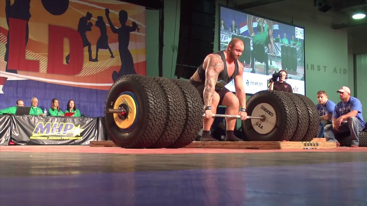 Game of Thrones actor "The mountain" Deadlifts 994 pounds!