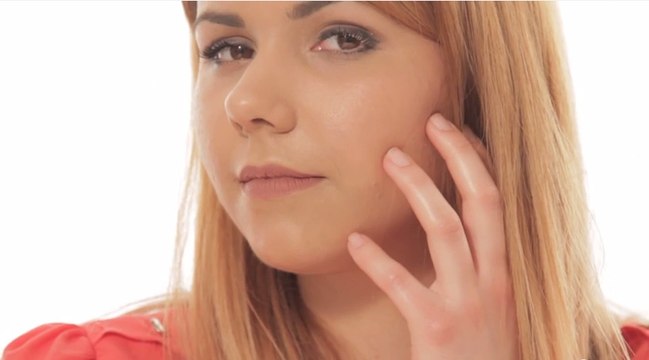 Comment préparer des mains abîmées à recevoir une manucure ? - marie france