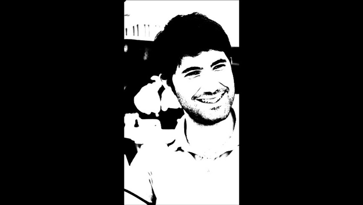 Tut yüreğimden ustam Tuncel Kurtiz