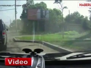 Kaza Yapan Araçtan Böyle Fırladı