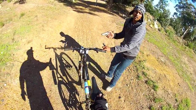 Braquage armé d'un cycliste, filmé en POV