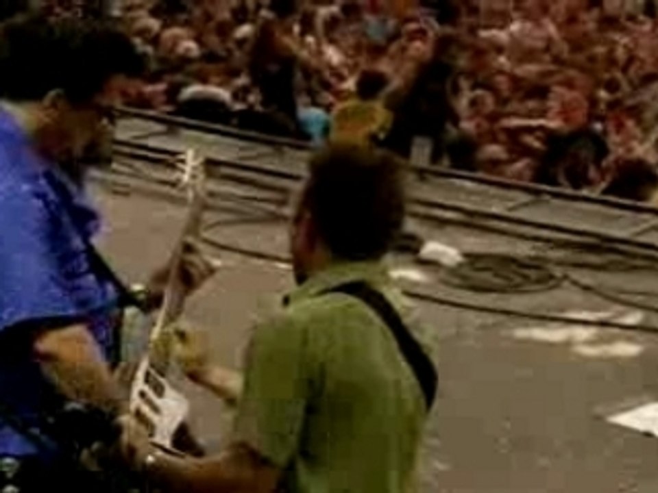 The Offspring - The Kids Aren't Alright (Live At Woodstock 9