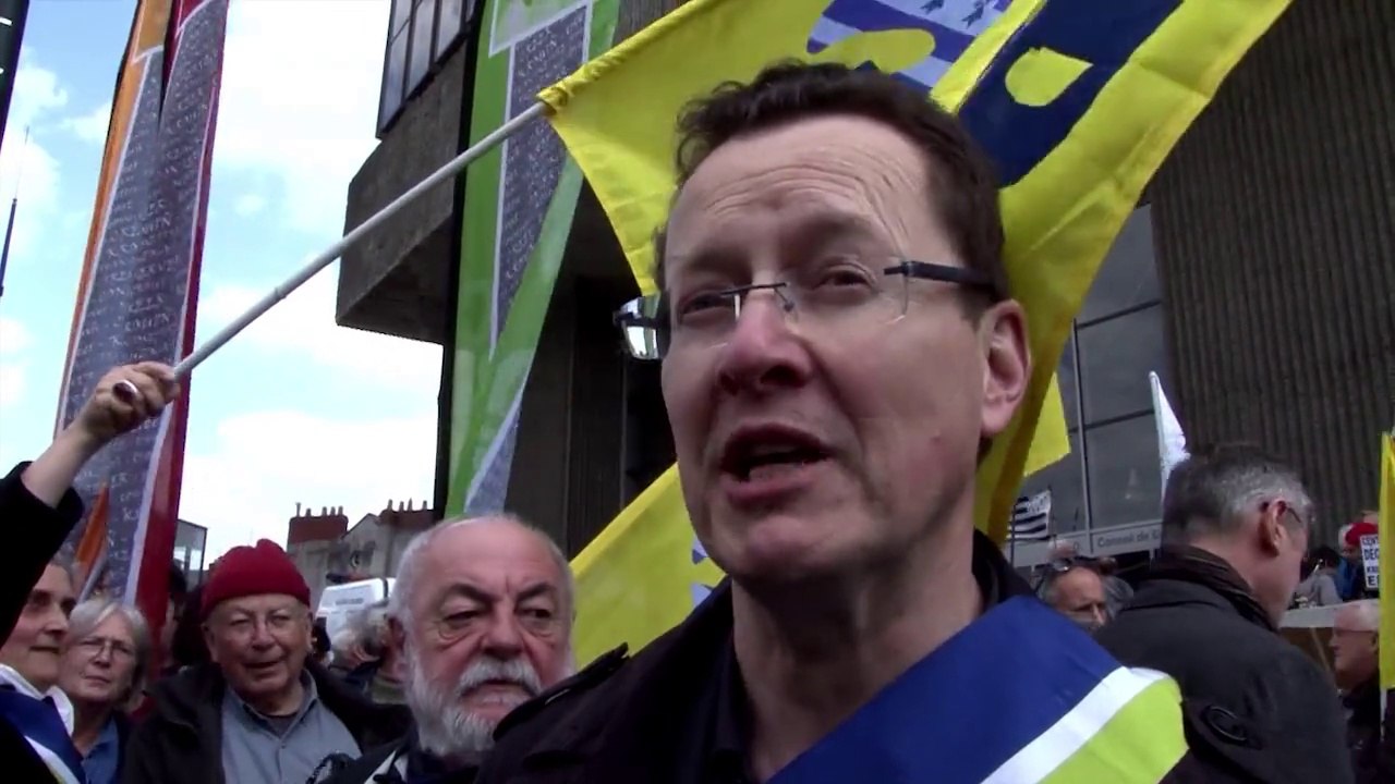 2014 Réunification Bretagne C.Guyonvarc'h * Trigone Production