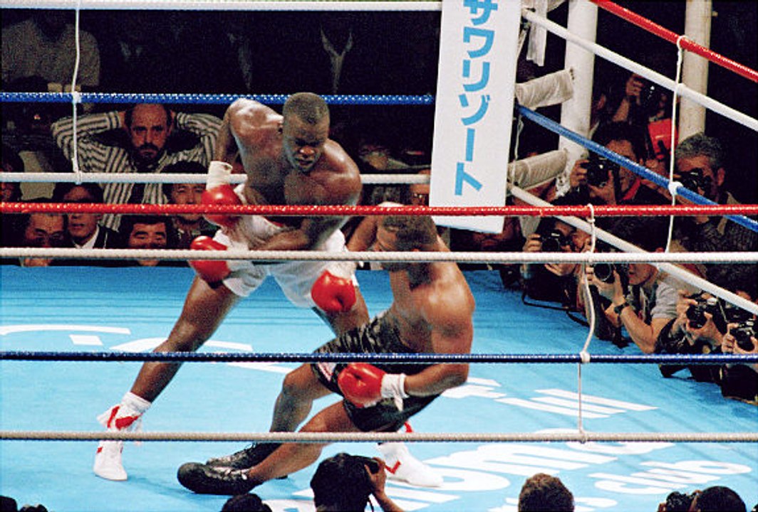 James Buster Douglas vs Iron Mike Tyson (Highlights)