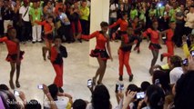 Tropa de Niños bailando