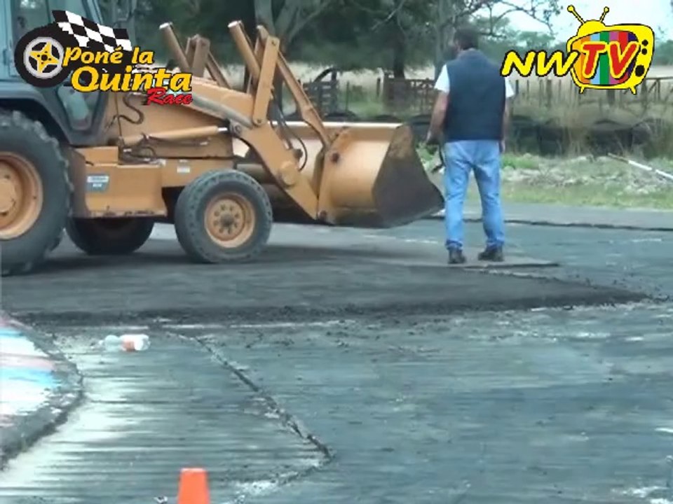 2014-06-04 - BACHEO CON ASFALTO EN FRIO (Autódromo de Reconquista)