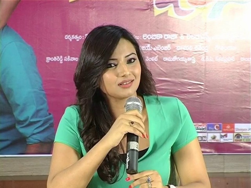 Isha Chawla Talking In Cute Telugu - Jump Jilani - Allari Naresh, Isha Chawla, Swathi Deekshith