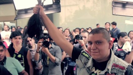 Télécharger la video: Hair Fest : Les metalleux coupent leurs cheveux pour aider des enfant cancéreux