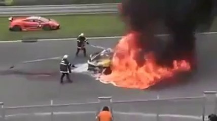 Un accident choquant avec une lamborghini ! a voir